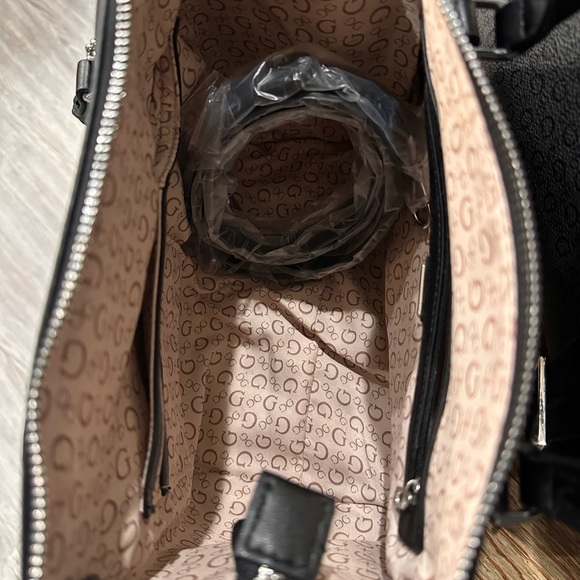 Guess Proposal Luggage Set - Picture 4 of 16